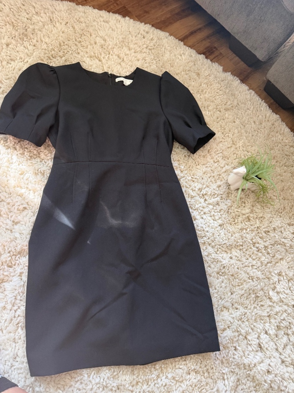 Chic Veronica Beard Black Puff-Sleeve all black, super cute sophisticated Mini D